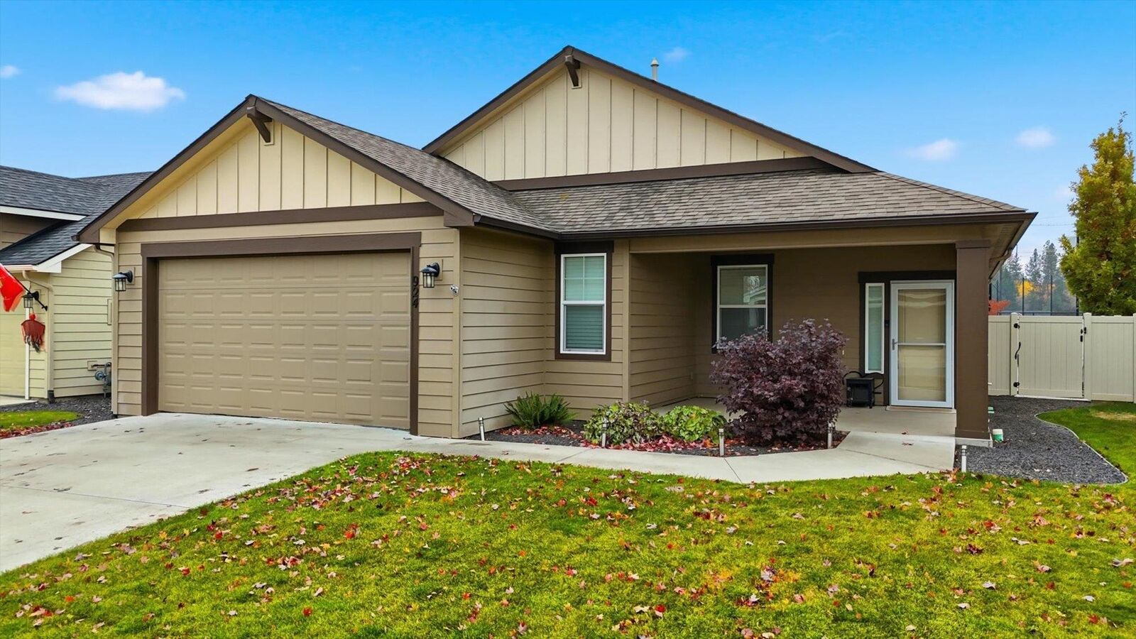 Property Photo: 924 E Colbert Rd WA 99005