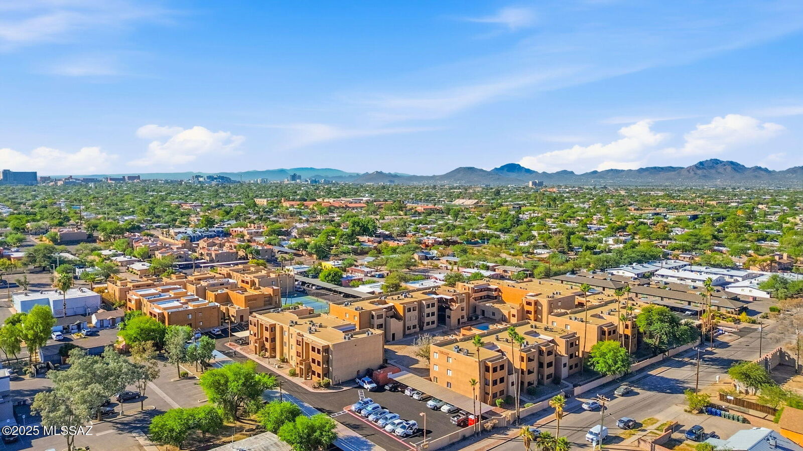 Property Photo: 1810 E Blacklidge Drive 1026 AZ 85719