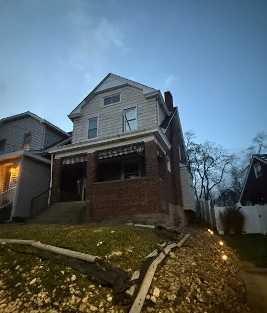 Property Photo:  2831 Custer Ave  PA 15227 