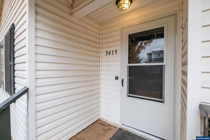 Property Photo: 3419 Knoll Dr OR 97132