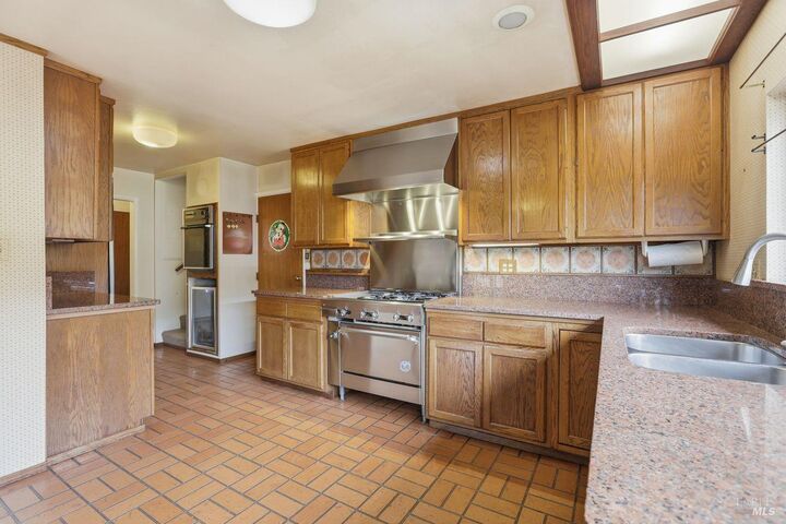 Property Photo:  232 Orris Terrace  CA 94903 
