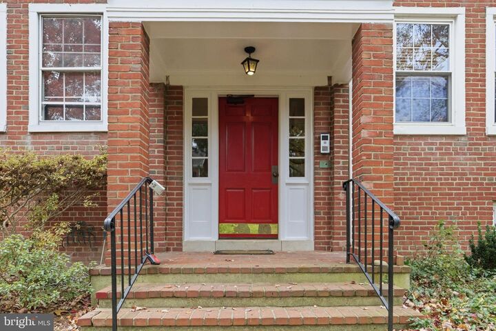 Property Photo:  4836 29th Street S A1  VA 22206 