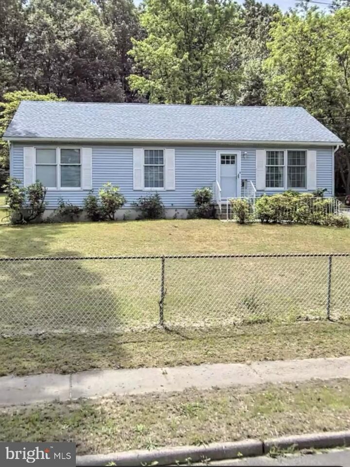 818 Mail Avenue  Woodbury NJ 08096 photo