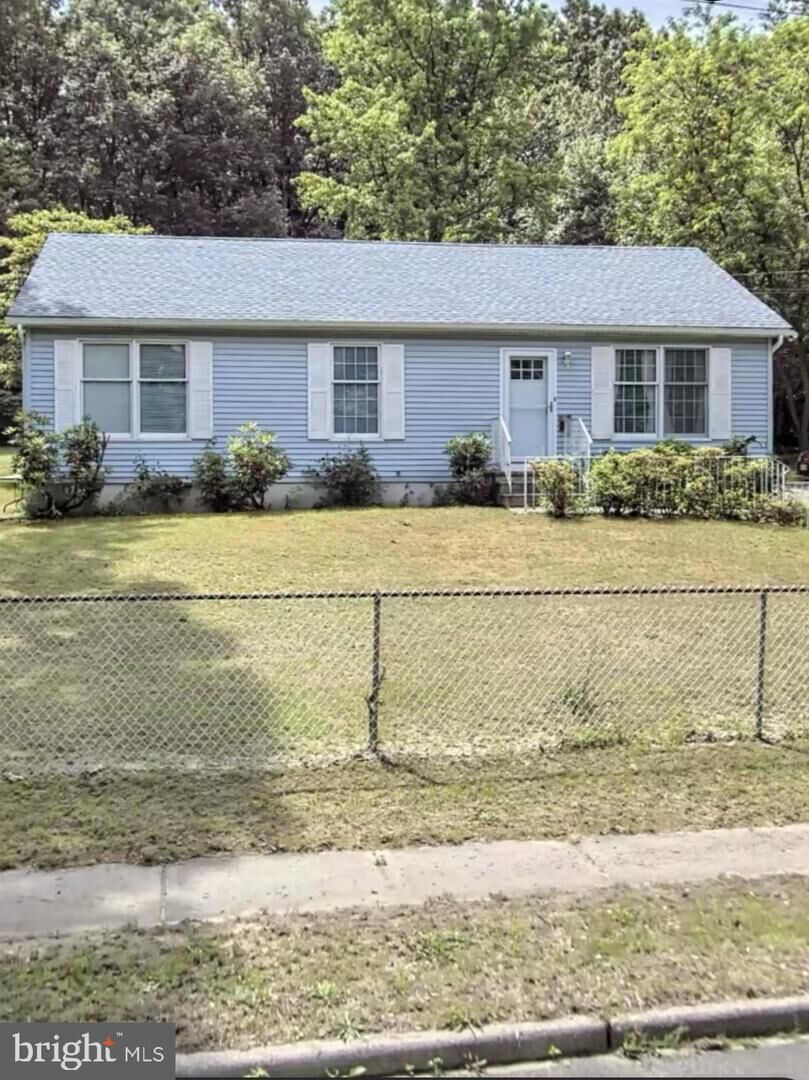 Property Photo: 818 Mail Avenue NJ 08096