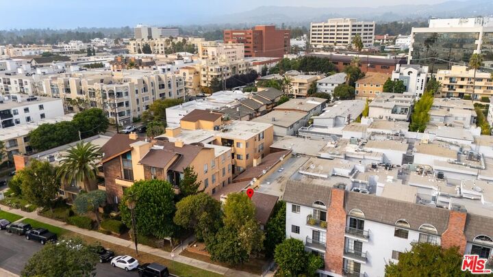 Property Photo: 11743 Darlington Ave CA 90049