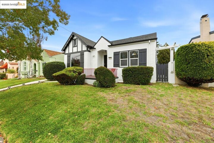 Property Photo:  5230 Hillen Dr  CA 94619 