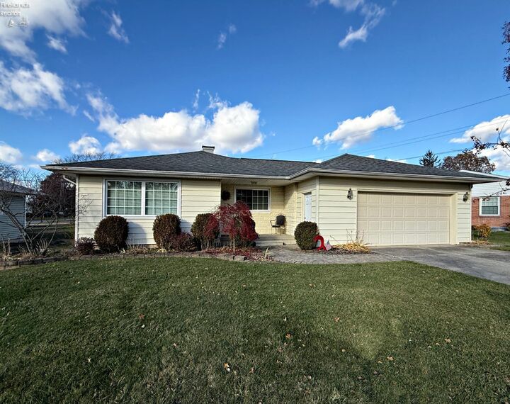 Property Photo:  105 Glenn Street  OH 44883 