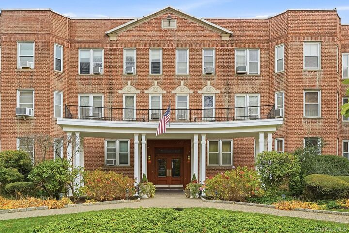 Property Photo: 2 Overlook Road 3C3 NY 10605