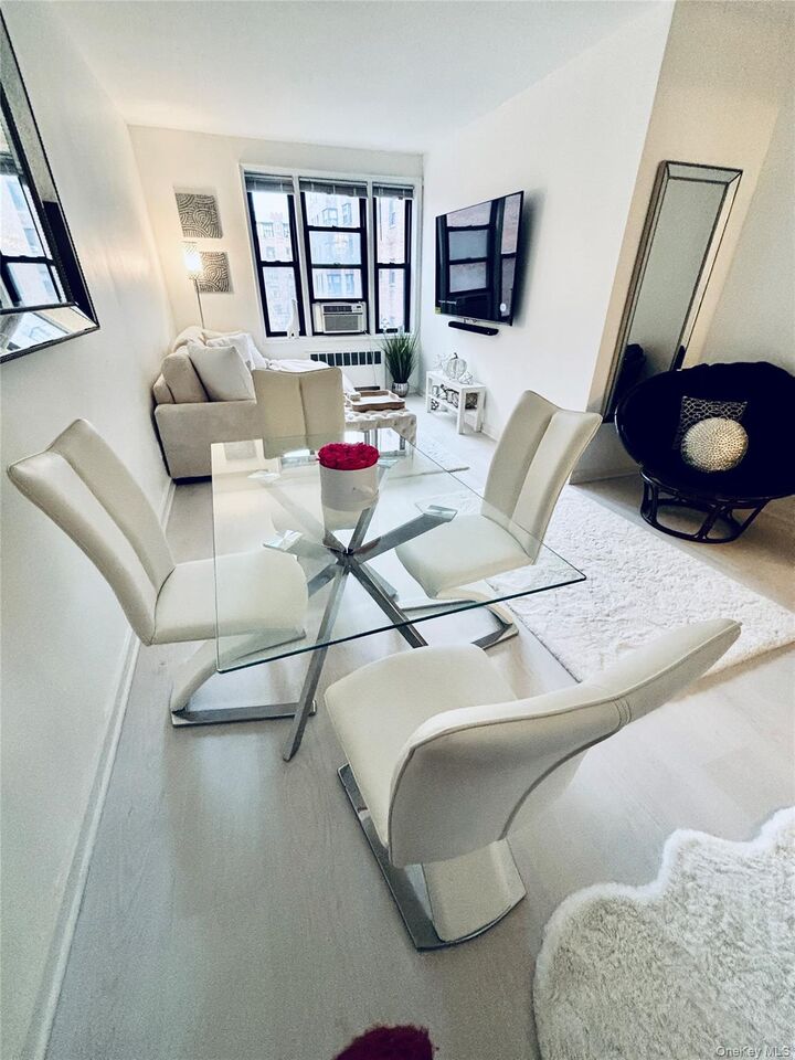 Property Photo: 16 N Broadway 3E NY 10601