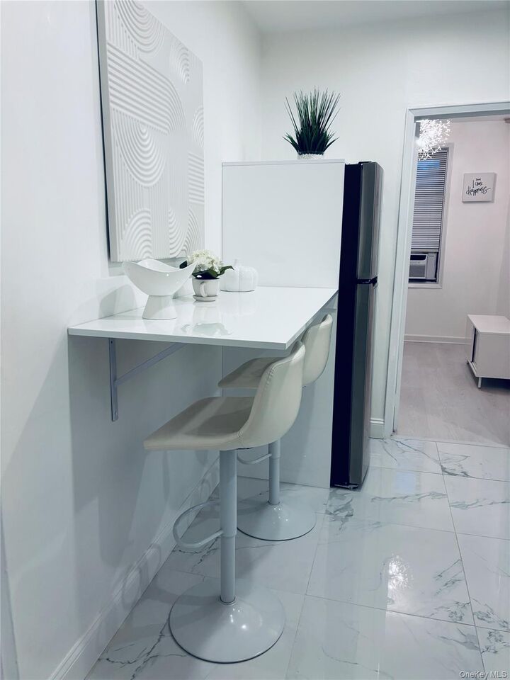 Property Photo:  16 N Broadway 3E  NY 10601 