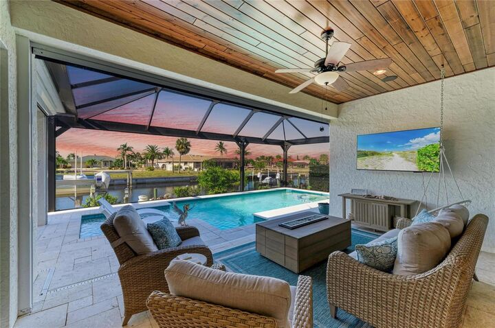 Property Photo: 2410 W Marion Avenue FL 33950