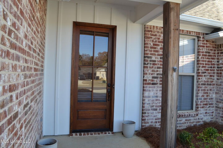 Property Photo:  313 Willow Way  MS 39046 