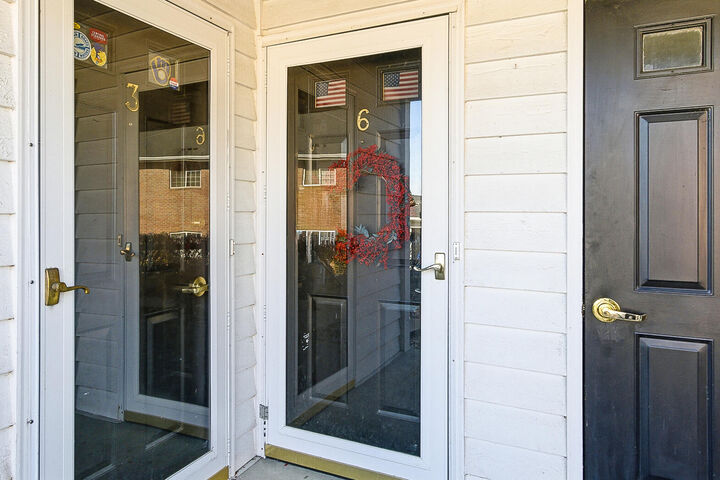 Property Photo: W241n2507 East Parkway Meadow Cir 6 WI 53072