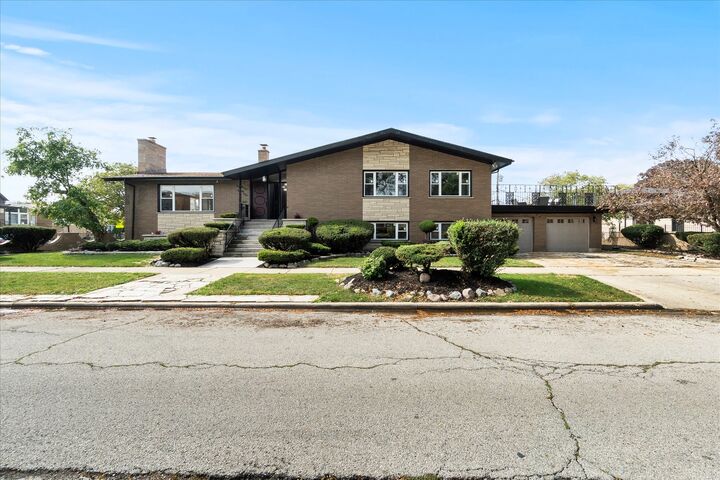 Property Photo: 9222 S Cregier Avenue IL 60617