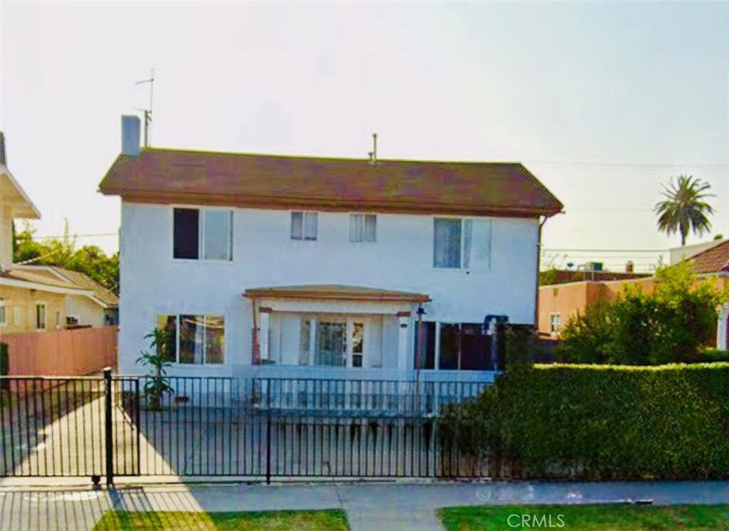 Property Photo:  2311 Crenshaw  CA 90016 
