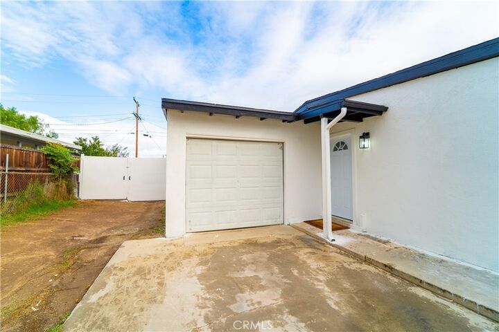 Property Photo: 13376 Barbara CA 92553