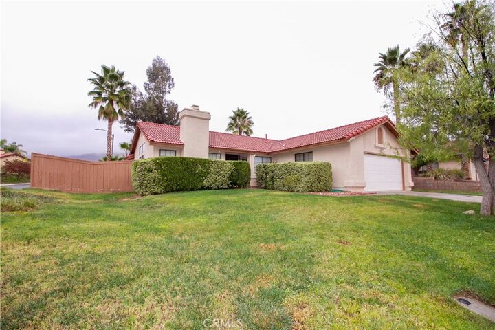 Property Photo:  23760 Redbark  CA 92557 