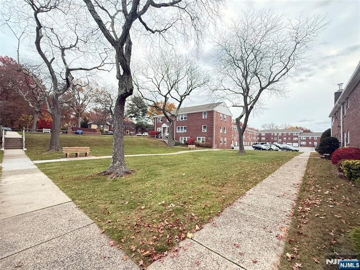 Property Photo:  293 Bogert Road 1A  NJ 07661 