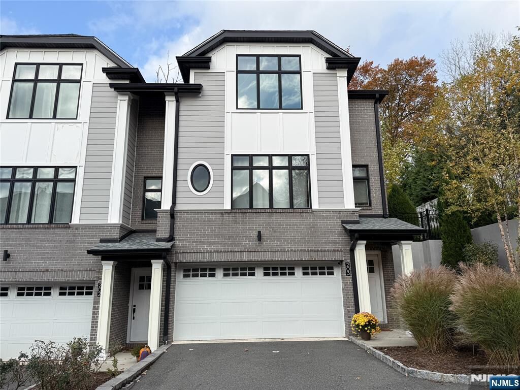 Property Photo:  555 Edgewater Avenue 203  NJ 07657 