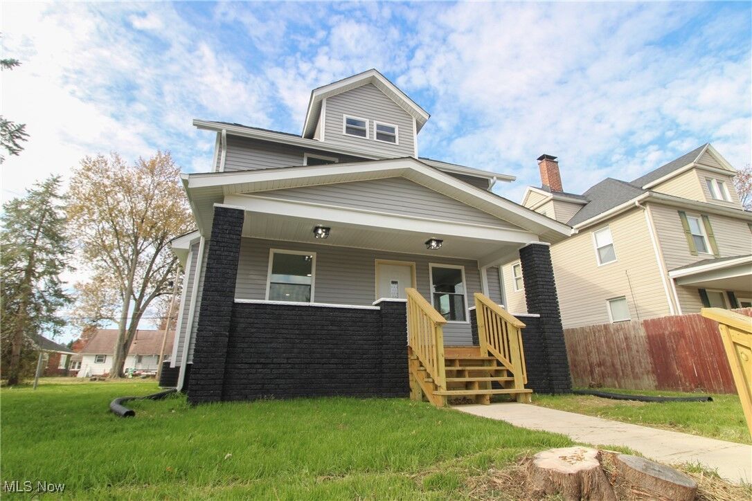 Property Photo:  1537 S Liberty Avenue  OH 44601 
