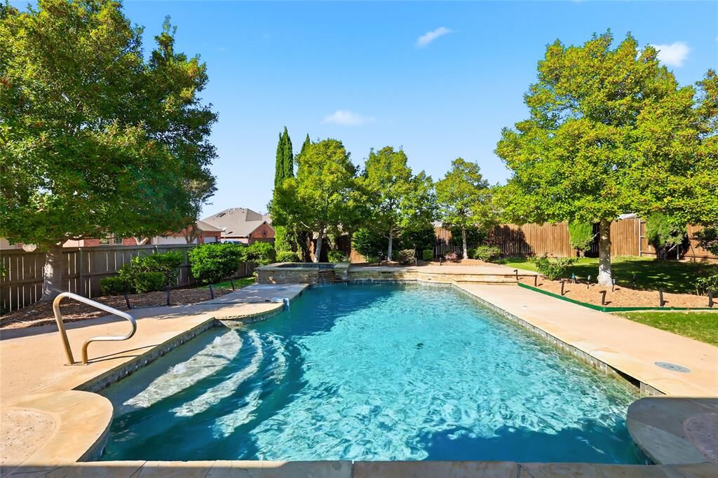 Property Photo: 2701 Los Gatos Lane TX 76131