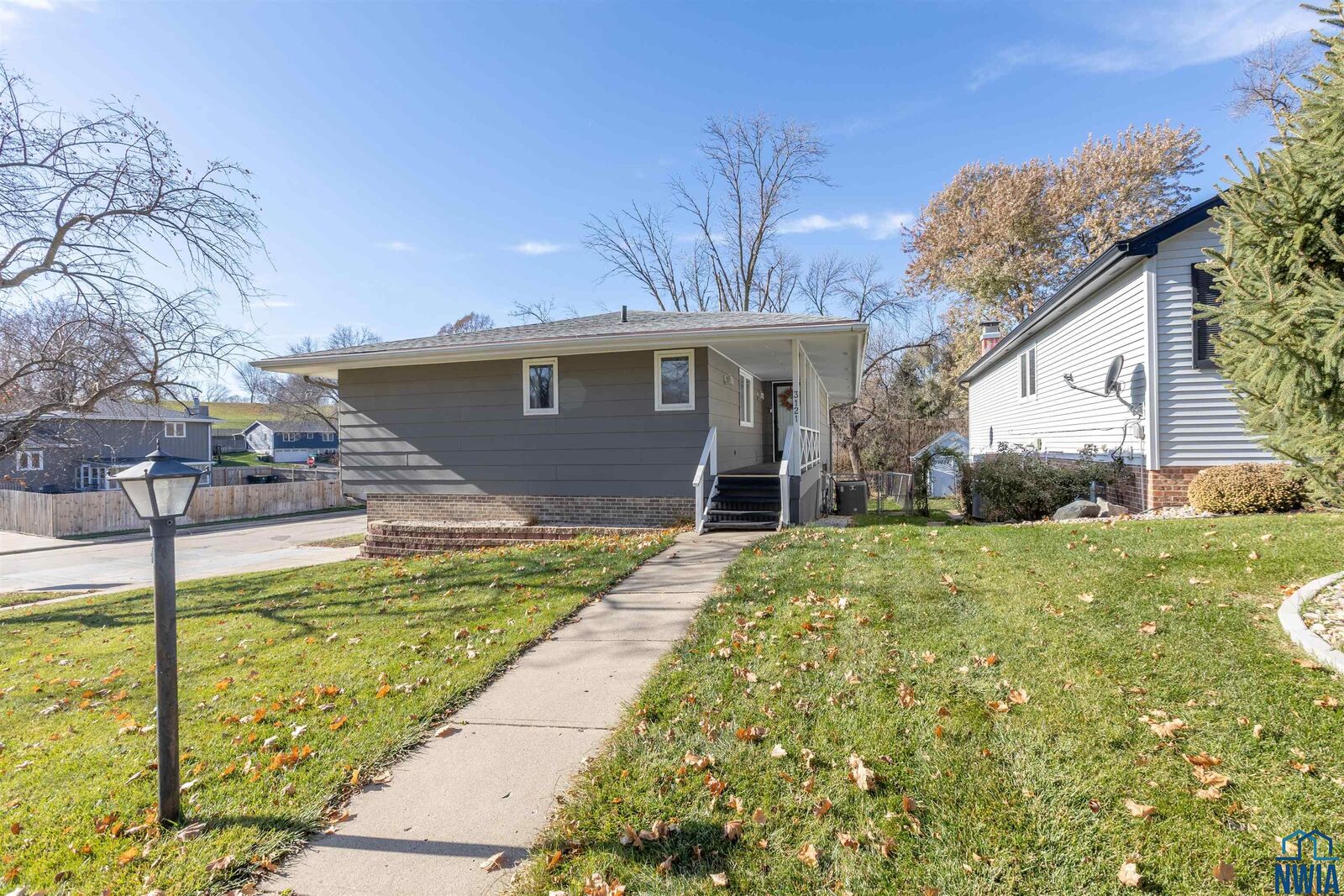 Property Photo:  3121 S Nicollet St  IA 51106 