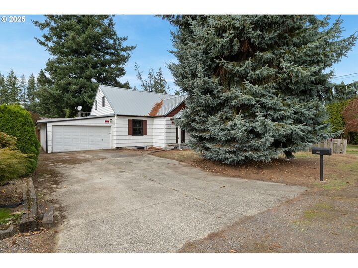 Property Photo: 1215 NE 118th Ave OR 97220