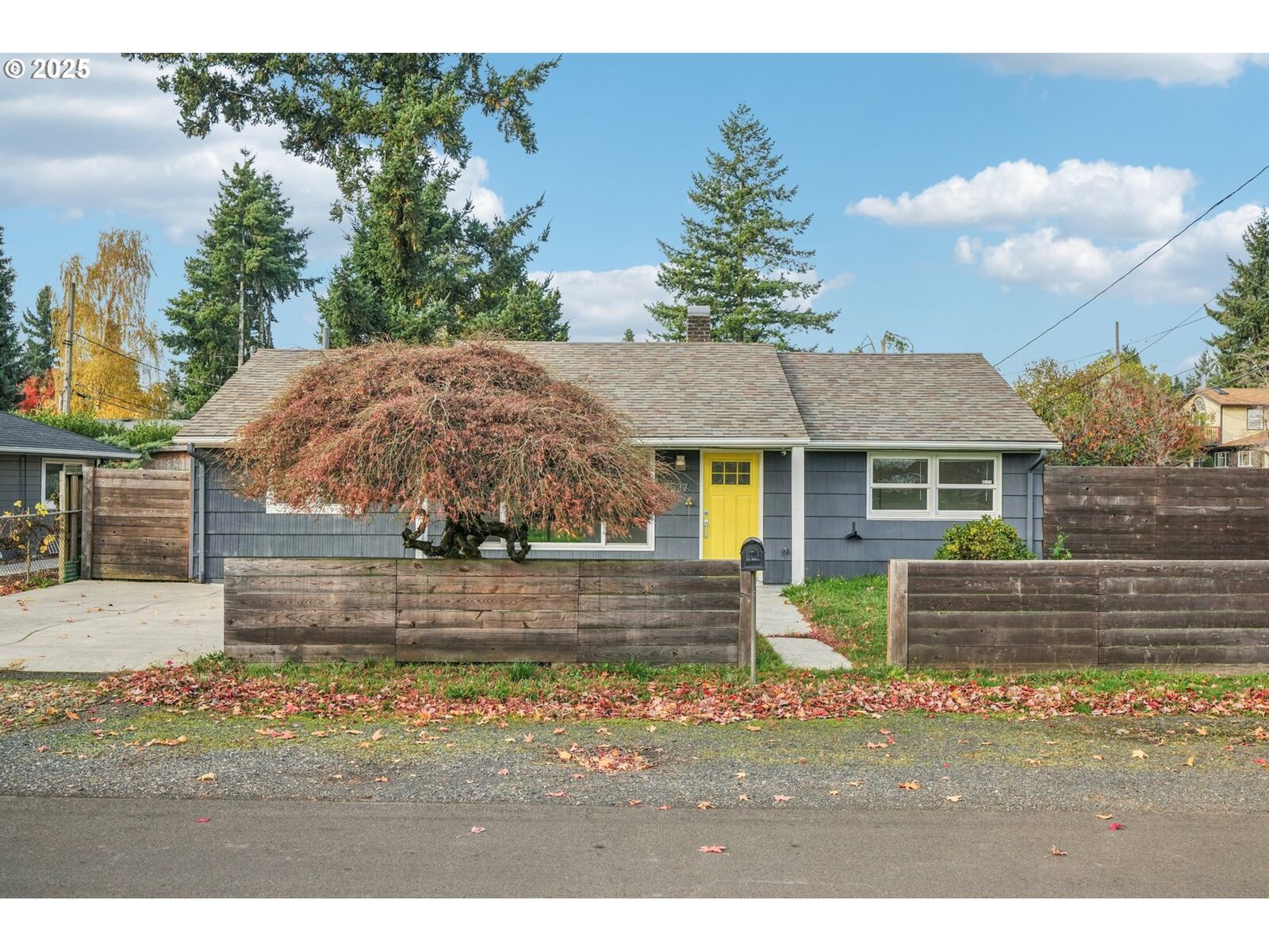 Property Photo:  2537 NE 111th Ave  OR 97220 