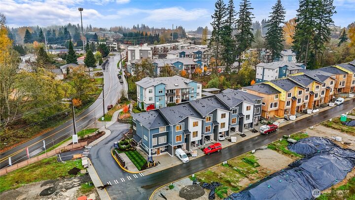 Property Photo: 16823 Alder Way E3 WA 98037