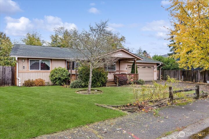 Property Photo: 1606 SW 322nd Street WA 98023