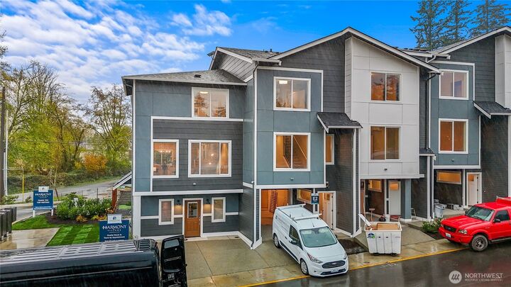 16823  Alder Way E8  Lynnwood WA 98037 photo