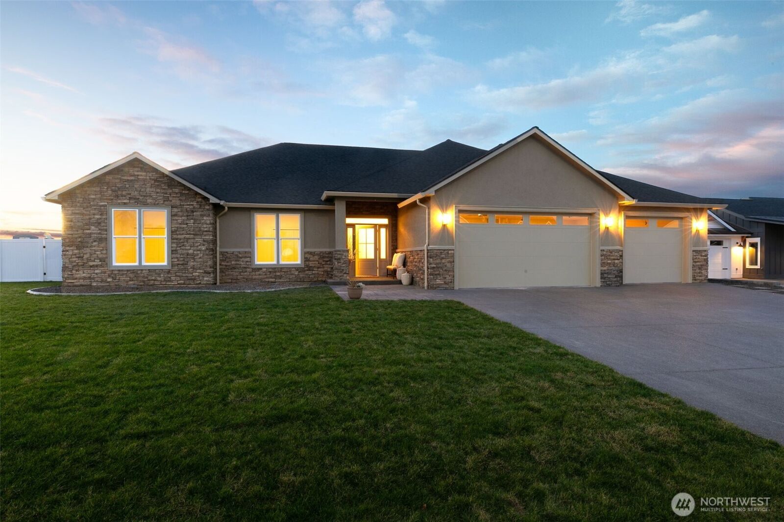 Property Photo: 2210 S 96th Avenue WA 98903