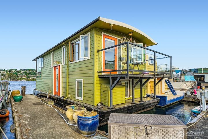 2040  Westlake Avenue N 26  Seattle WA 98109 photo