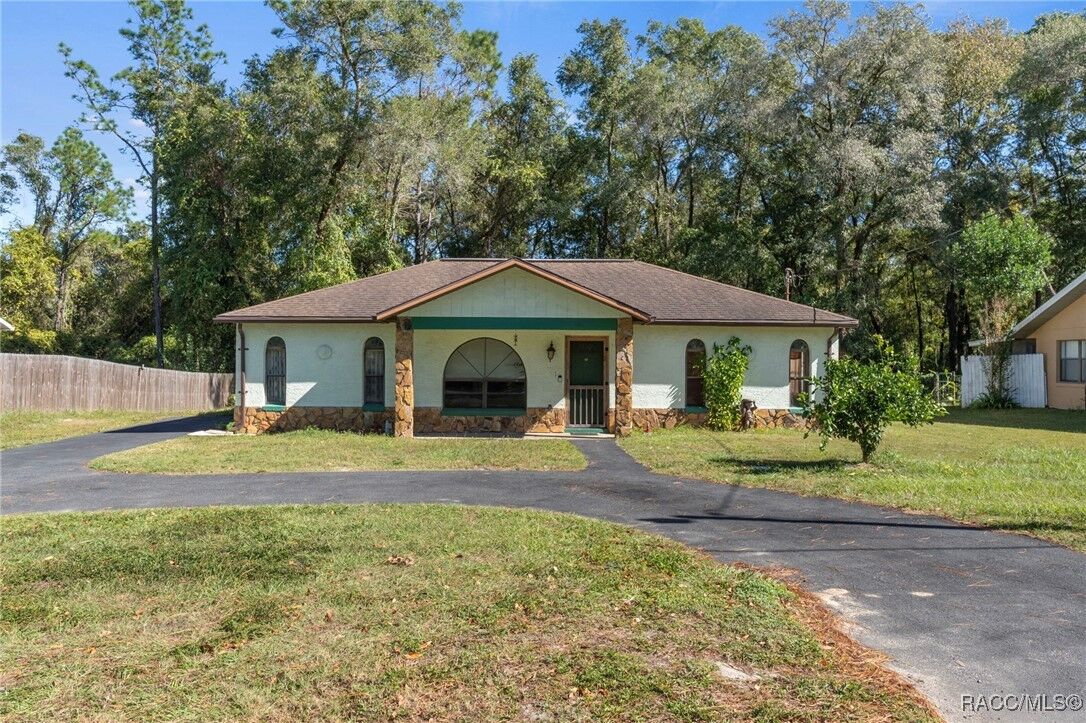 Property Photo:  671 N Croft Avenue  FL 34453 