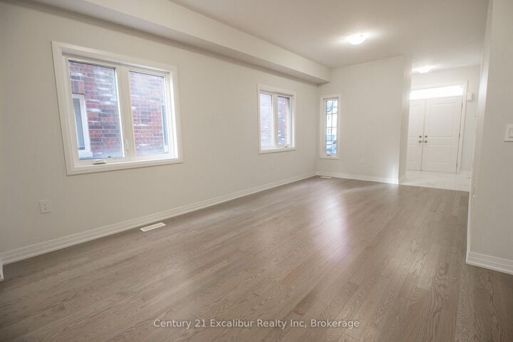 Property Photo:  225 Dingman Street  ON N0G 1A0 