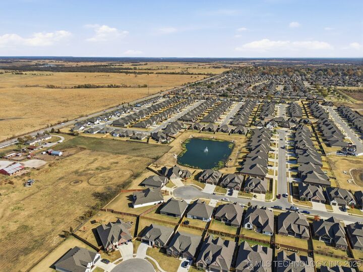 Property Photo:  6323 N 25th Street  OK 74014 