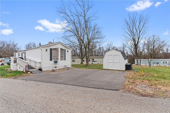 Property Photo:  216 Blossom Ln  PA 15143 