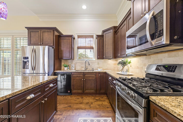 Property Photo: 210 Palfrey Parkway LA 70592