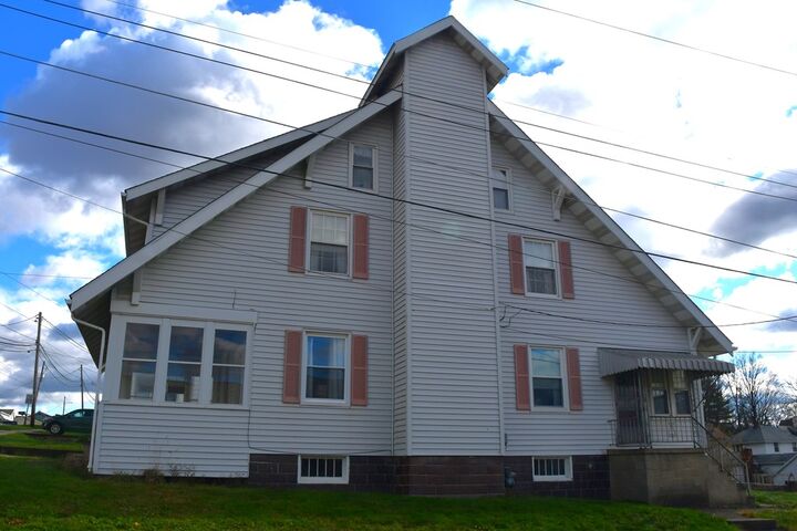 Property Photo:  399 East Penn Avenue  PA 16232 