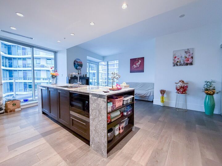 Property Photo: 1500 Martin Street 1503 BC V4B 0C2