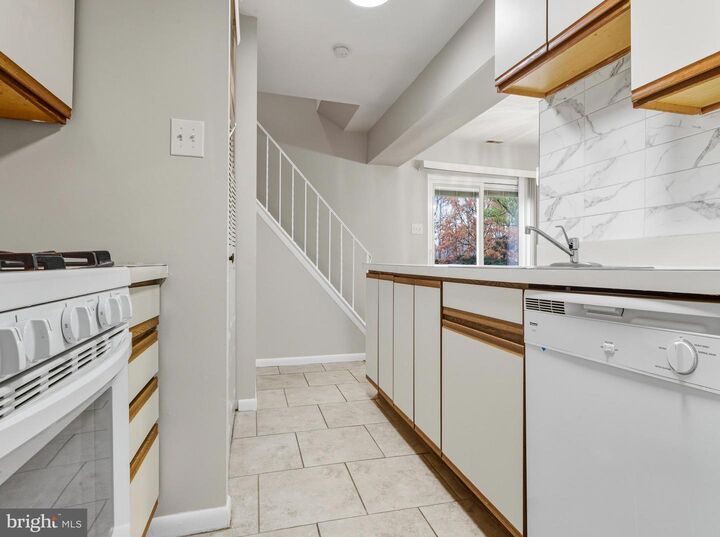 Property Photo:  807 Saint Regis Court  NJ 08051 