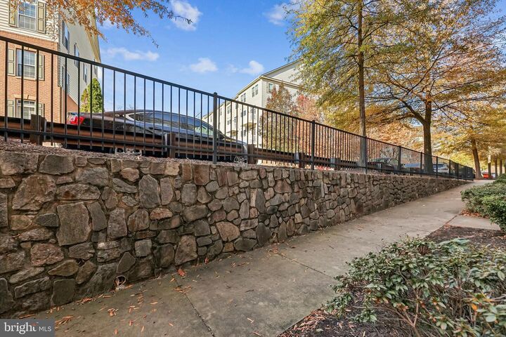 Property Photo:  2488 Eastbourne Drive 313  VA 22191 