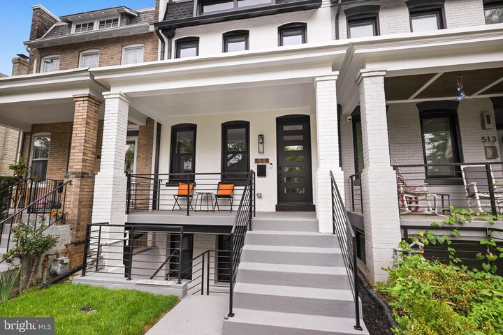 Property Photo:  515 Kentucky Avenue SE  DC 20003 