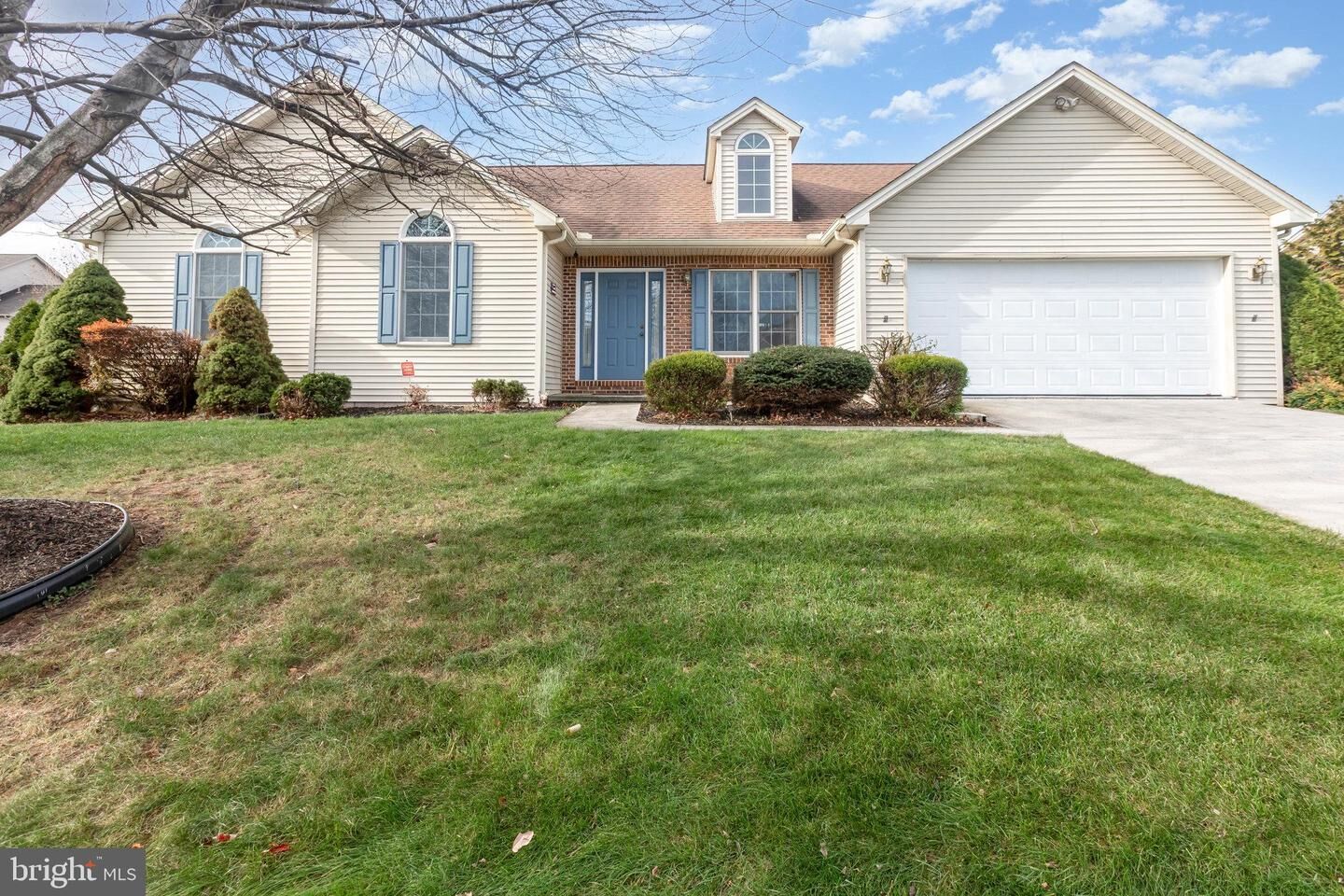 Property Photo:  15 Kower Court  PA 17055 