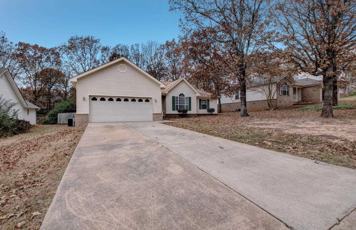 Property Photo:  1075 Highland  AR 72023 