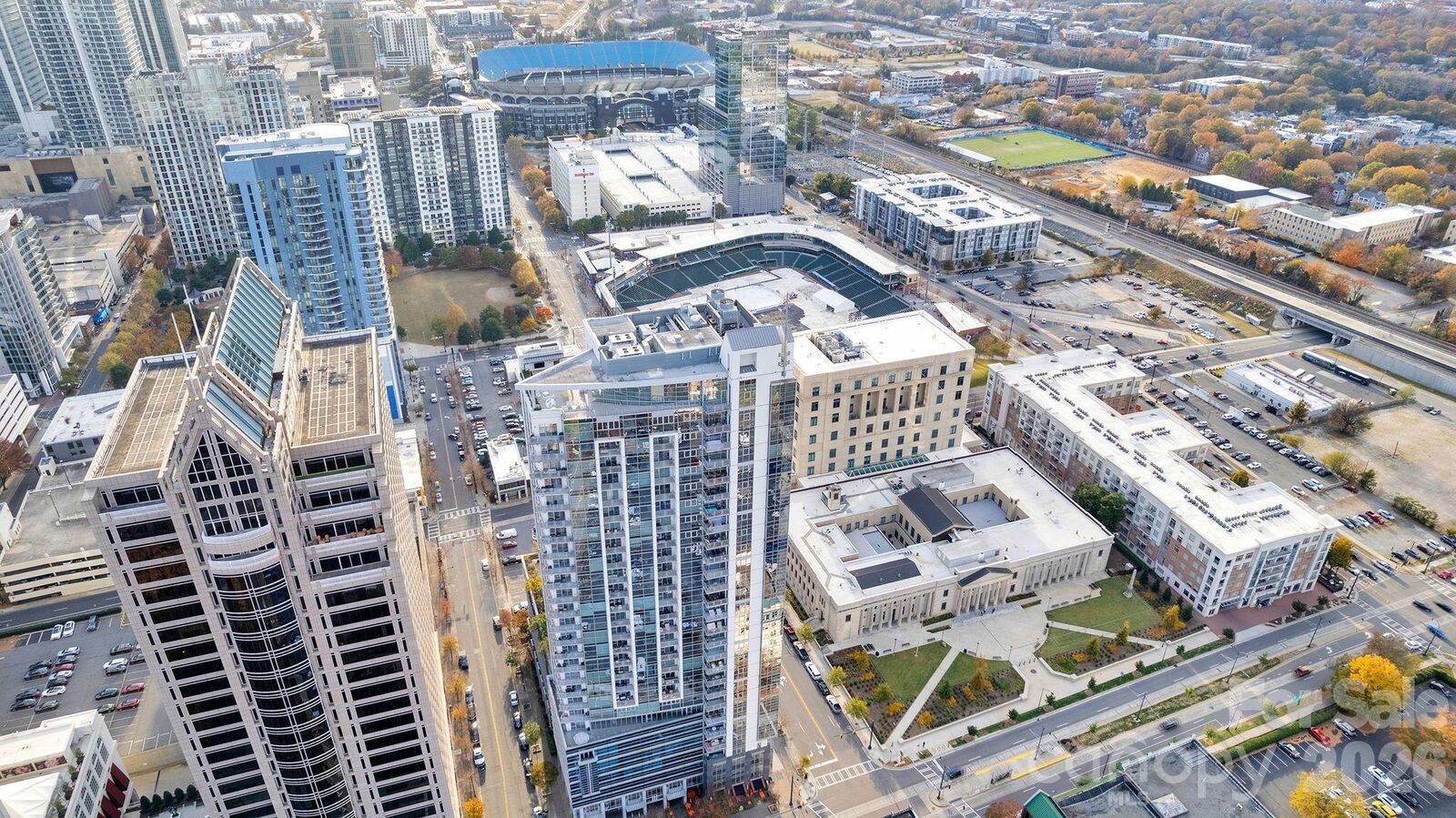 Property Photo:  333 W Trade Street 1902  NC 28202 