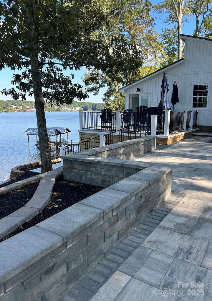 6788 Bucleigh Road  Lake Wylie SC 29710 photo