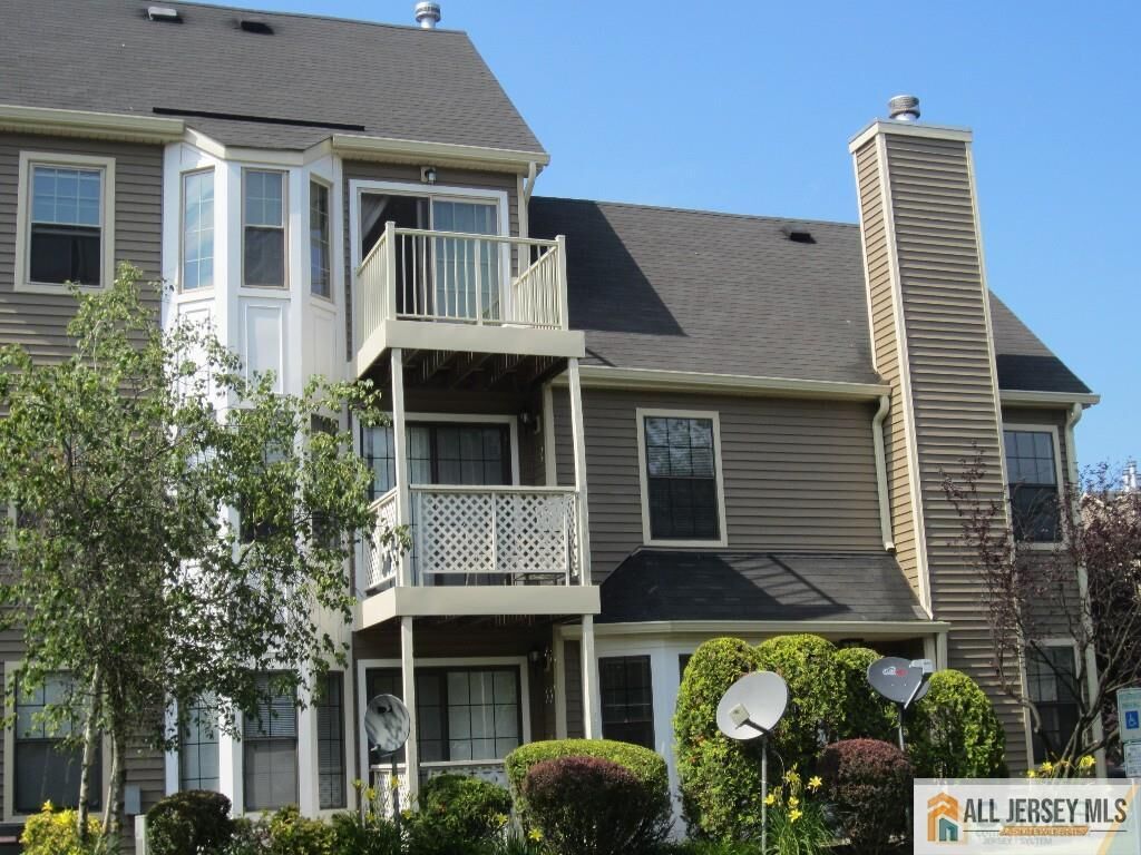 Property Photo:  46 Lear Court  NJ 08816 