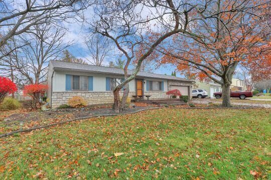 Property Photo: 696 Hunt Valley Drive OH 43068