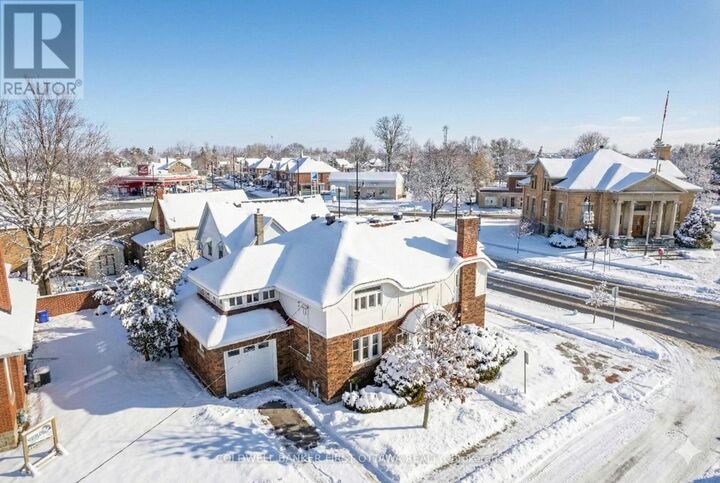 Photo de la propriété: 2 Gladstone Avenue ON K7A 1R3